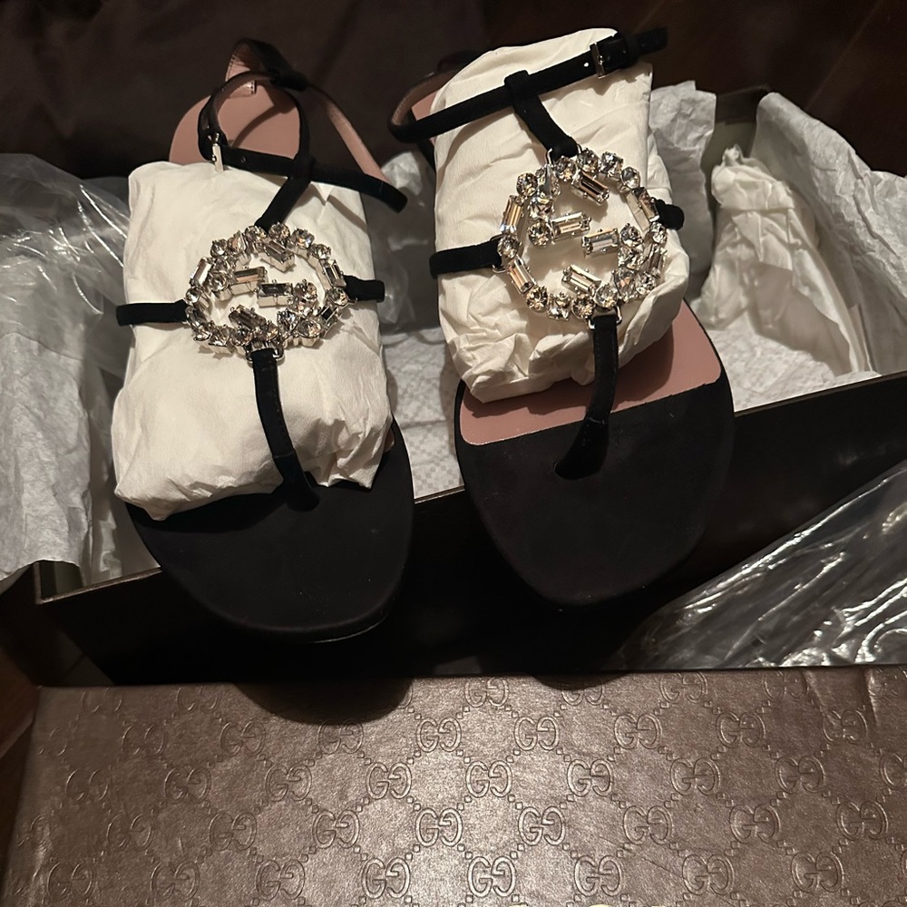 Size 37 Gucci Sandals.